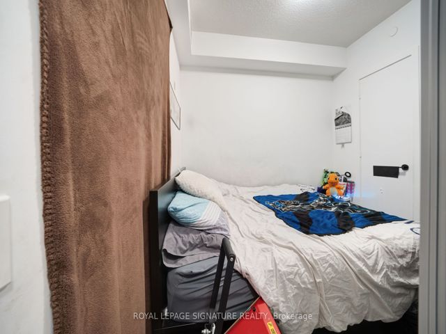 202 - 50 George Butchart Dr