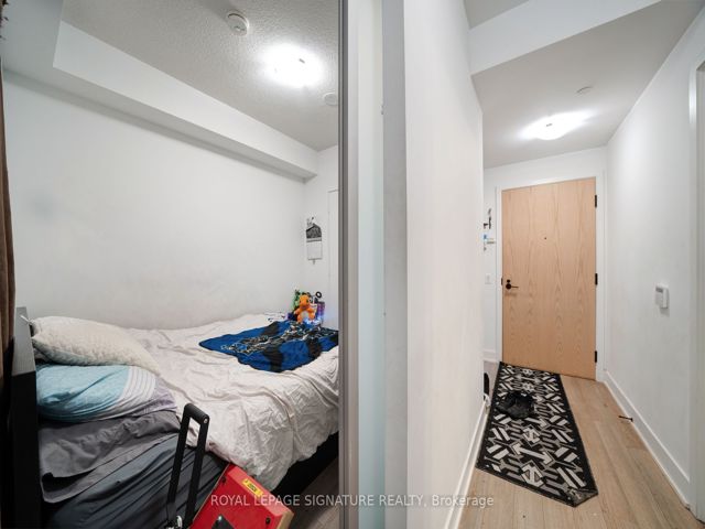 202 - 50 George Butchart Dr