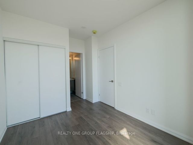 504 - 4208 Dundas St W