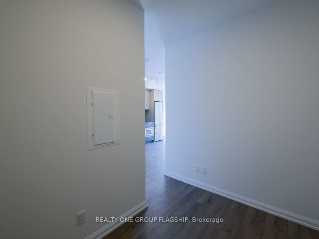 504 - 4208 Dundas St W