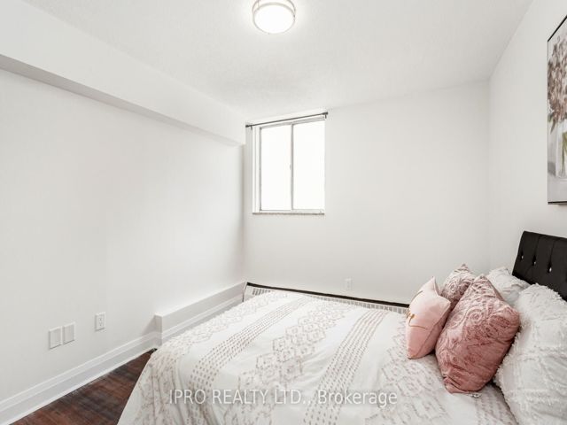 1212 - 340 Dixon Rd