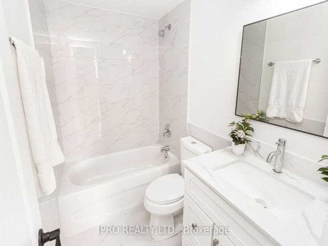 1212 - 340 Dixon Rd