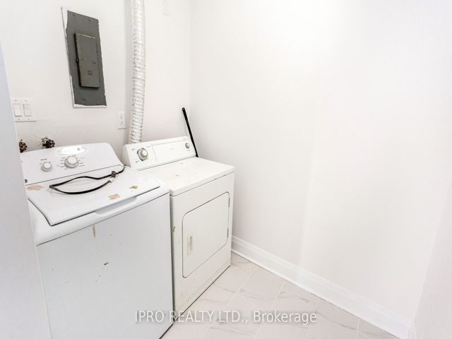 1212 - 340 Dixon Rd