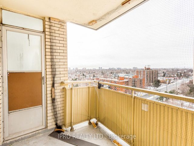 1212 - 340 Dixon Rd