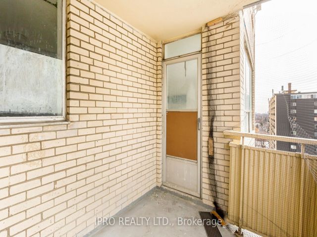 1212 - 340 Dixon Rd