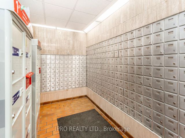 1212 - 340 Dixon Rd