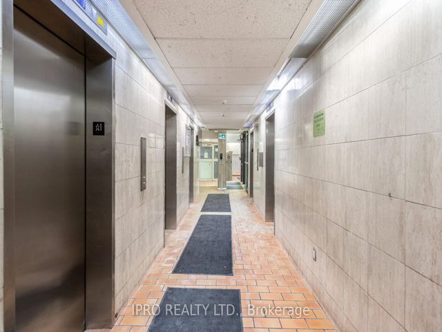 1212 - 340 Dixon Rd