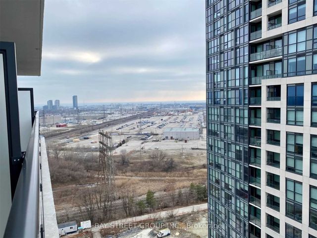 1612 - 30 Samuel Wood Way