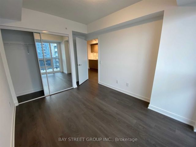1612 - 30 Samuel Wood Way