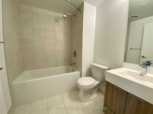 1612 - 30 Samuel Wood Way