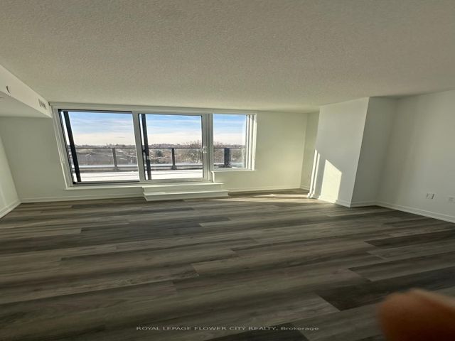 505 - 556 Marlee Ave