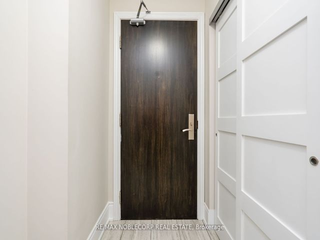 805 - 840 Queens Plate Dr