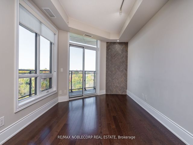 805 - 840 Queens Plate Dr