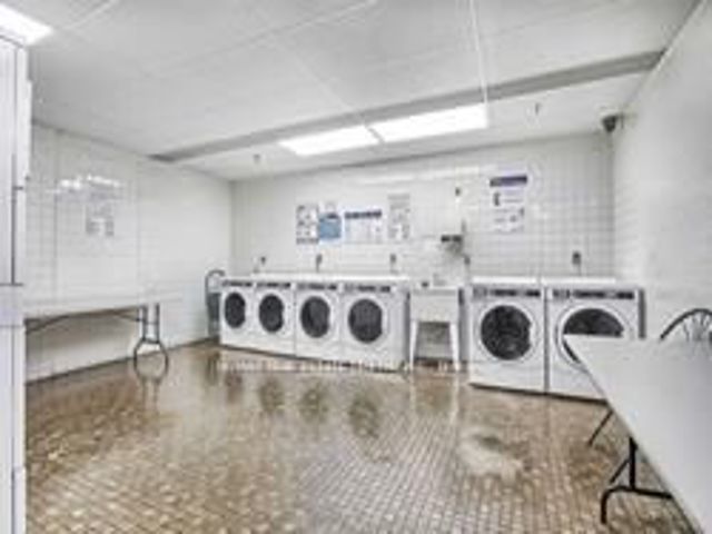 704/Ph4 - 3621 Lakeshore Blvd W