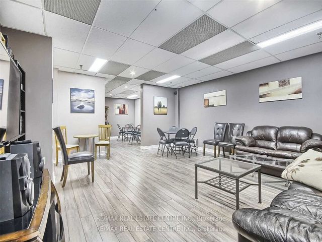 704/Ph4 - 3621 Lakeshore Blvd W