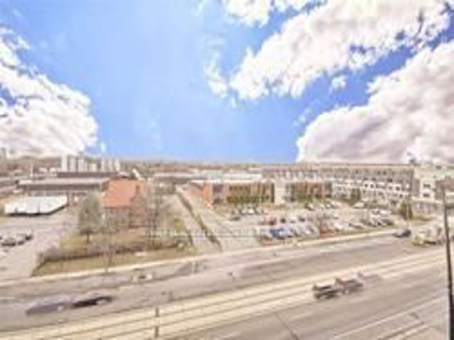 704/Ph4 - 3621 Lakeshore Blvd W