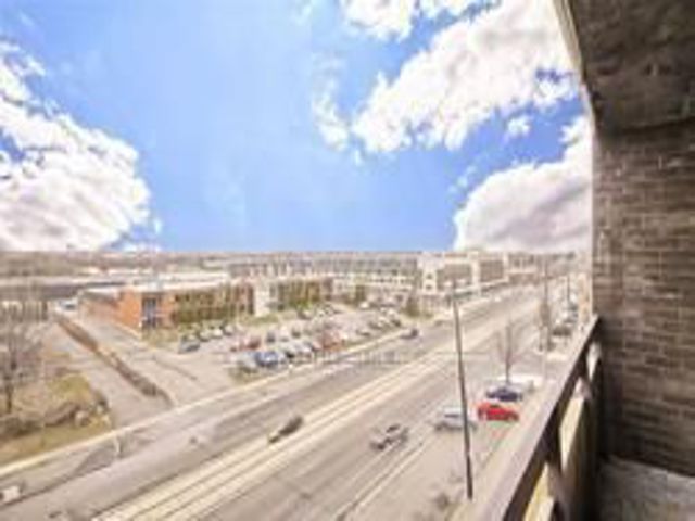 704/Ph4 - 3621 Lakeshore Blvd W