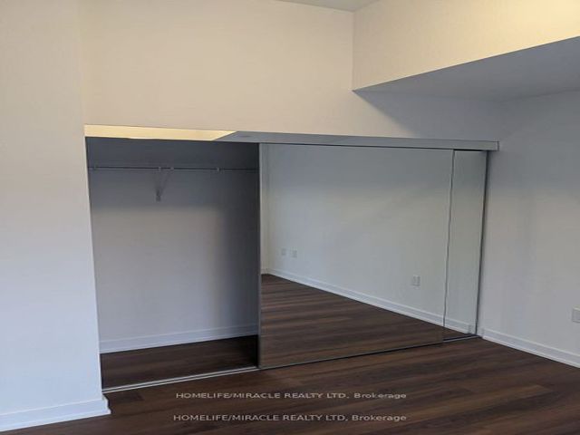 111 - 2433 Dufferin St