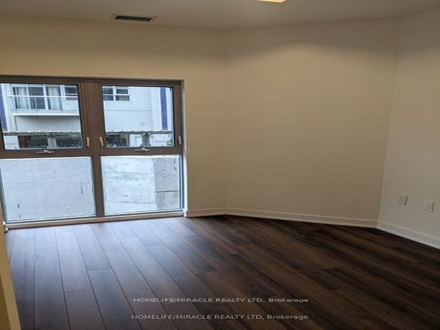 111 - 2433 Dufferin St
