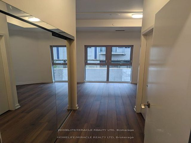 111 - 2433 Dufferin St