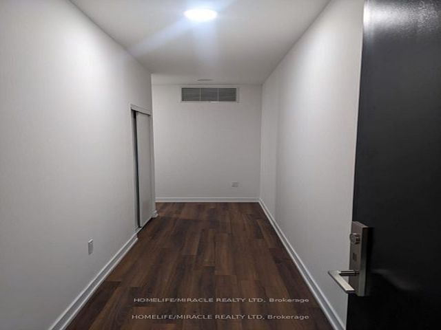 111 - 2433 Dufferin St