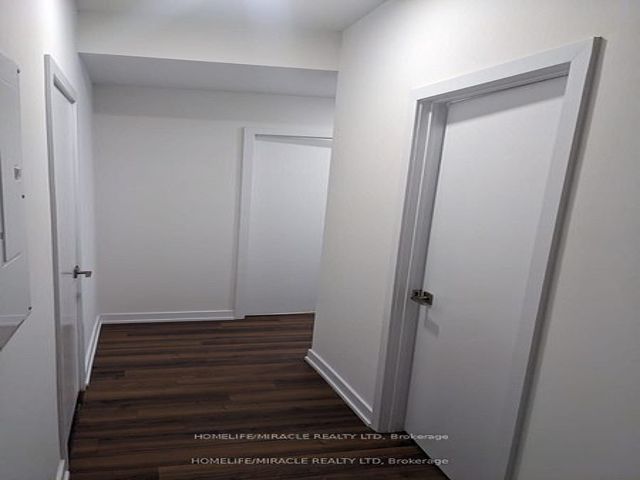 111 - 2433 Dufferin St