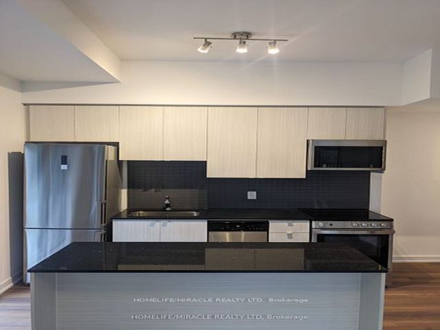 111 - 2433 Dufferin St