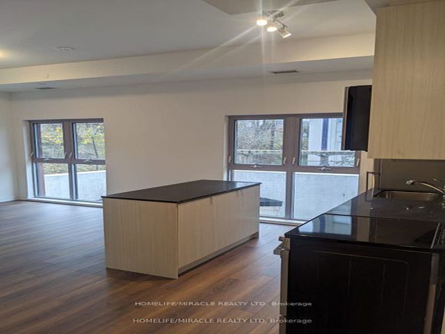 111 - 2433 Dufferin St