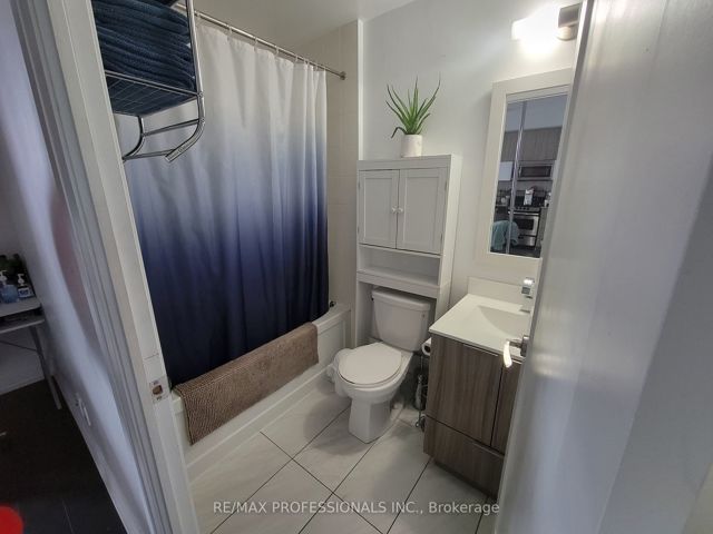 411 - 56 Annie Craig Dr