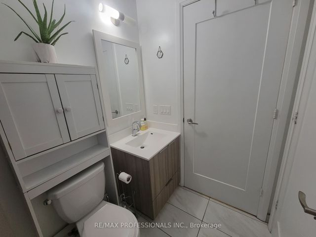 411 - 56 Annie Craig Dr