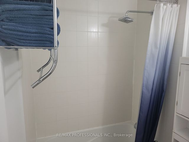411 - 56 Annie Craig Dr