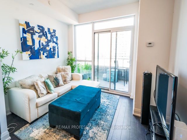 411 - 56 Annie Craig Dr