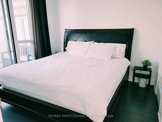 411 - 56 Annie Craig Dr