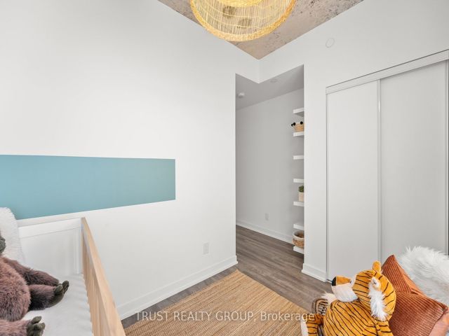 911 - 1808 St. Clair Ave W