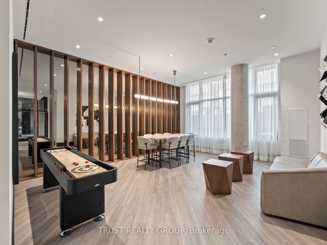 911 - 1808 St. Clair Ave W
