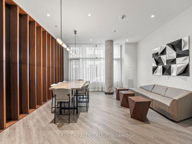 911 - 1808 St. Clair Ave W