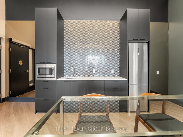 911 - 1808 St. Clair Ave W