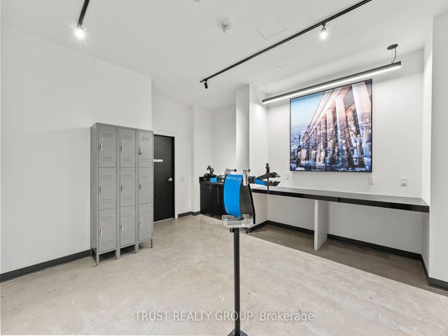 911 - 1808 St. Clair Ave W
