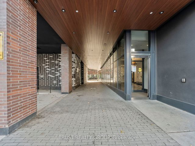 911 - 1808 St. Clair Ave W