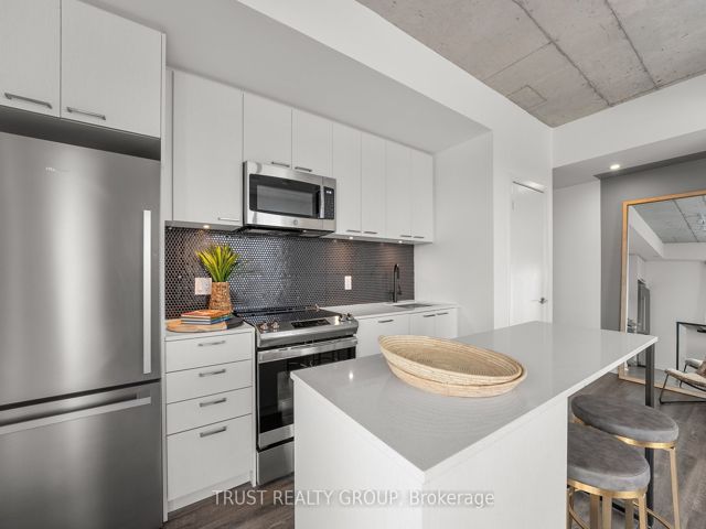 911 - 1808 St. Clair Ave W