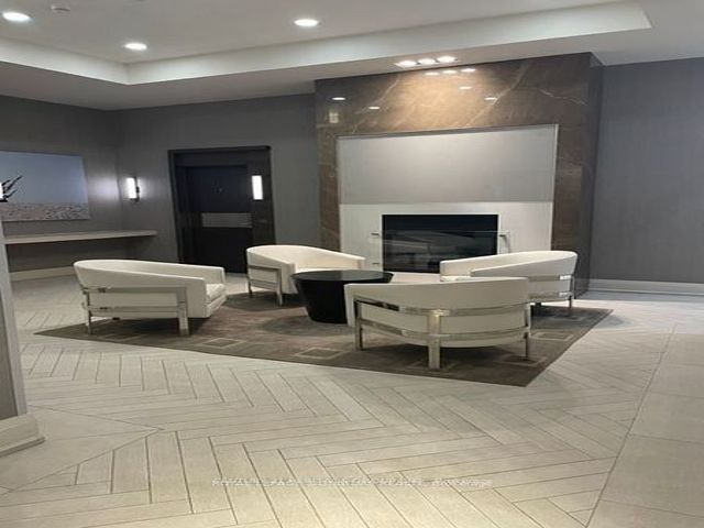 2105 - 59 Annie Craig Dr