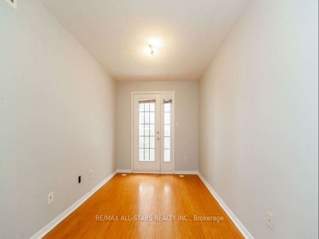 105 - 37 Four Winds Dr