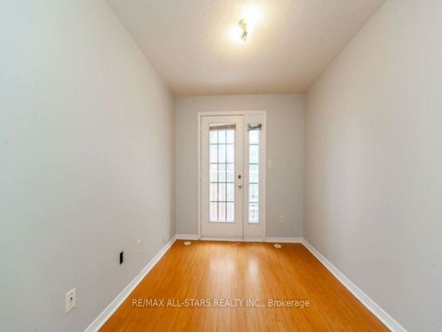 105 - 37 Four Winds Dr
