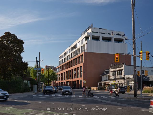 607 - 2720 Dundas St W
