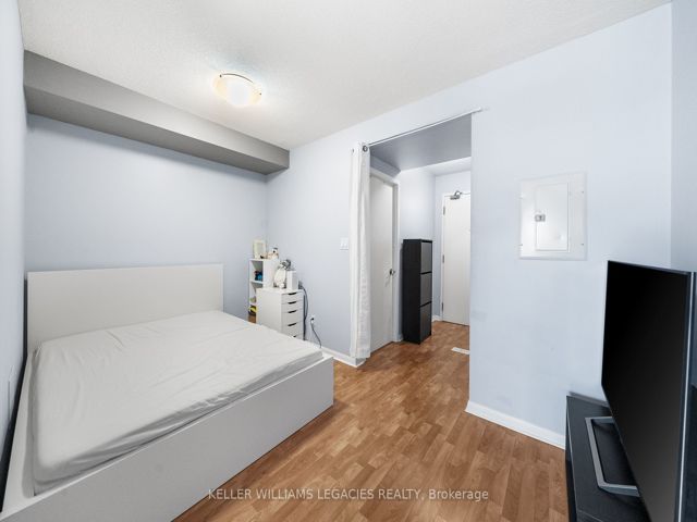 405 - 2464 Weston Rd