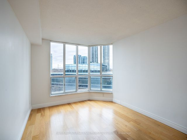 511 - 2285 Lake Shore Blvd W