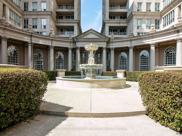 511 - 2285 Lake Shore Blvd W