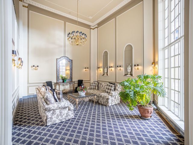 511 - 2285 Lake Shore Blvd W