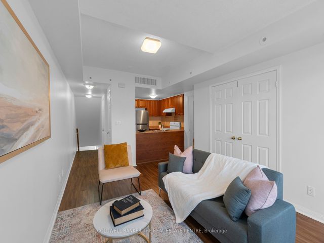 2057 - 3047 Finch Ave W
