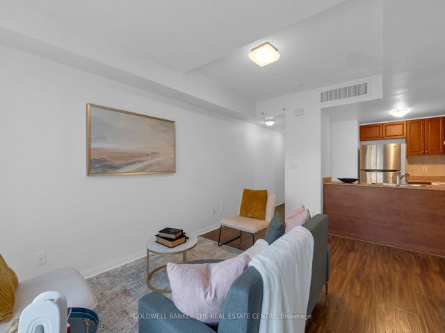 2057 - 3047 Finch Ave W